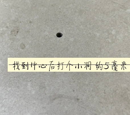 诸暨瓷砖空鼓维修公司专业解答在瓷砖铺贴过程中，如果砂料搅拌不均匀，将会带来以下问题